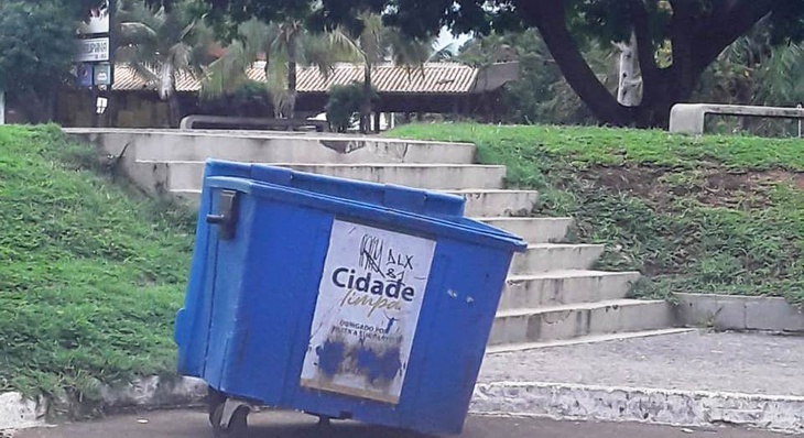 Excesso de peso de resíduos não domésticos levou à quebra do rodízio de contêiner de polietileno rígido da Praia da Graciosa