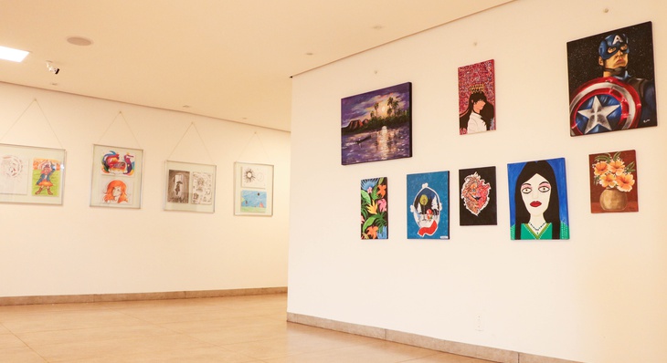 Compõem a exposição os trabalhos dos alunos dos cursos de Desenho e de Pintura em Tela
