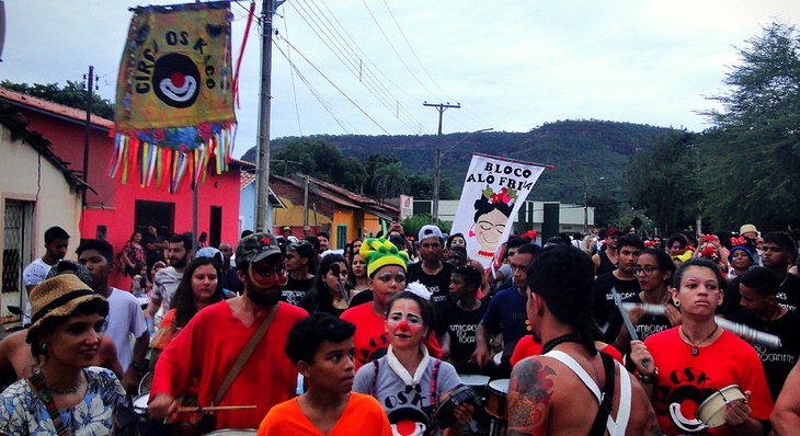 Ruas de Taquaruçu se colorem no Carnaval 