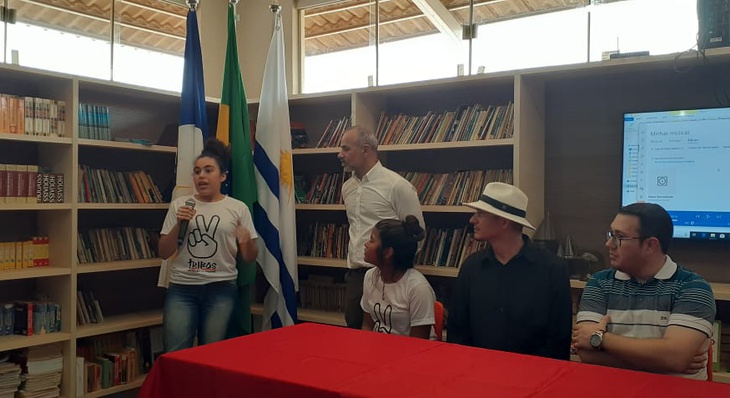 A aluna Maísa Sousa, 14 anos, estudante do 9º ano da ETI Daniel Batista, representou seus colegas no evento de abertura