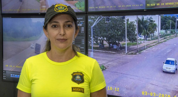 Valéria Oliveira, que é servidora municipal desde 2000, e a frente do planejamento das ações da Superintendência de Trânsito e Transporte, cargo esse nunca ocupado por uma mulher