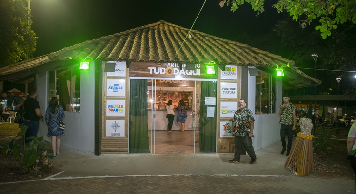 Loja está localizada na Praça Vereador Tarcísio Machado, no distrito de Taquaruçu