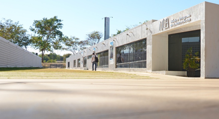 Instalada no Espaço Cultural José Gomes Sobrinho, a Galeria Municipal de Artes, compõe, junto com a Biblioteca José Gomes Sobrinho, o Núcleo de Literatura e Arte Nila