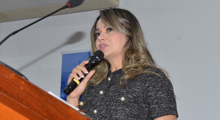 Promotora Araína D'Alessandro falou sabre garantia do acesso à saúde e papel do controle social