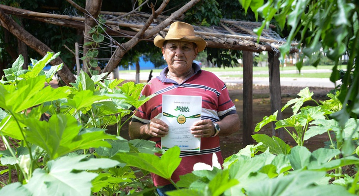 “Nos últimos cinco anos tenho cuidado daqui e plantado mamão, café, eucalipto, hortaliças, entre outras culturas. Estou ajudando a zelar e evitar doenças, inclusive a dengue”, Divino Pereira de Faria