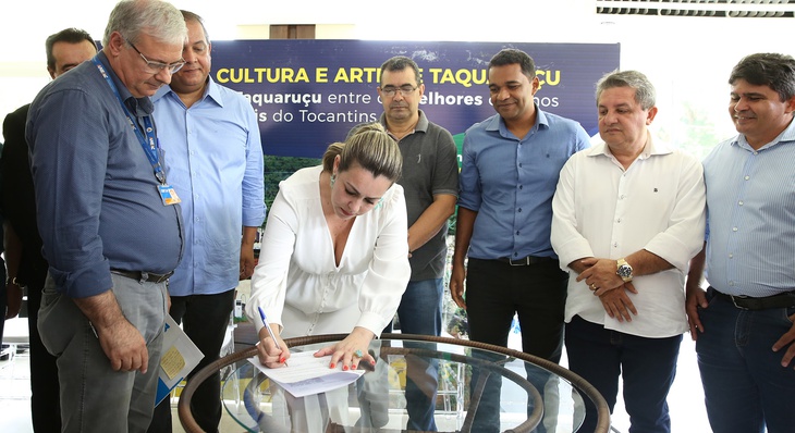Prefeita assina contrato de repasse de recursos para a construção do Centro de Cultura e Arte de Taquaruçu ganhou