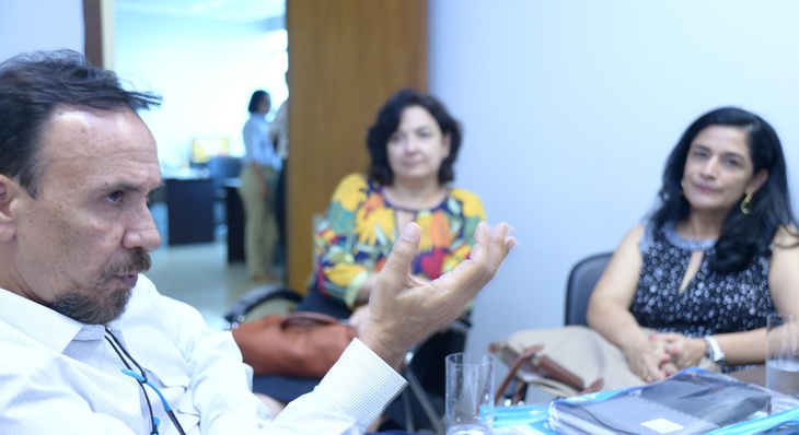 Durante o encontro a prefeita recebeu parte do material oficial do Selo Unicef das mãos do oficial especialista em Programas de Saúde e HIV no Território da Amazônia da Unicef, Antônio Carlos Cabral 
