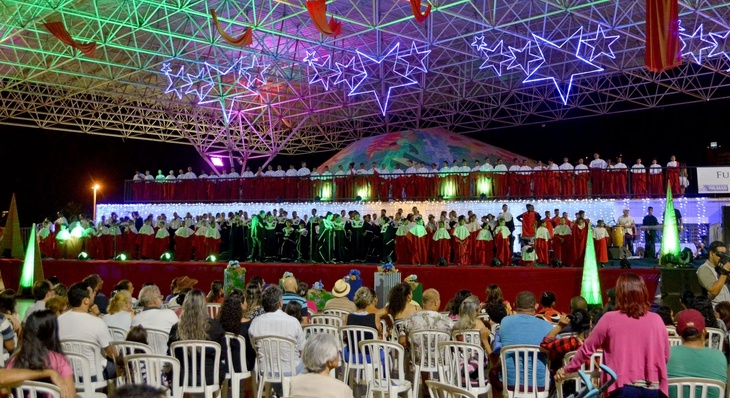 Canções tradicionais de Natal, Música Popular Brasileira e clássicos internacionais fizeram parte do repertório