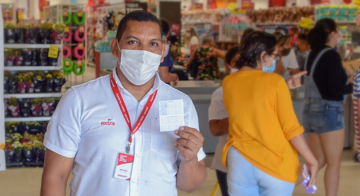 Antônio José Pereira da Silva, de 40 anos, aproveitou para se vacinar no seu local de trabalho
