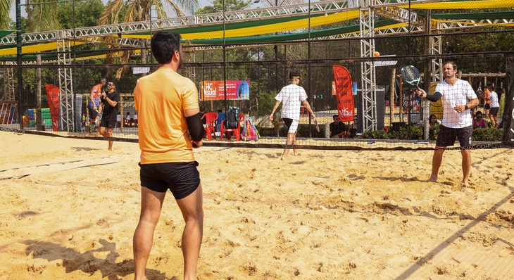 Campeonato de Beach Tênis segue até o domingo, 25