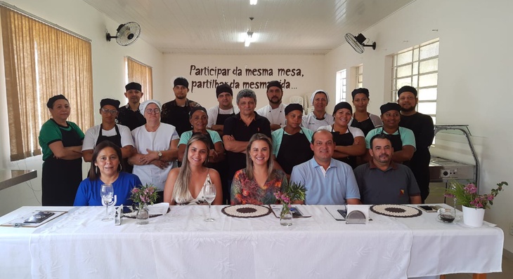 Participantes e júri técnico do Festival Gastronômico de Miracema