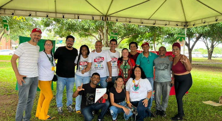 Participantes do 'Banquetaço' integram Conselho de Segurança Alimentar e Nutricional (Consea) e movimentos sociais
