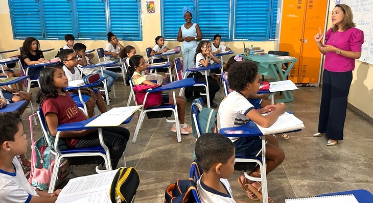Tatiana Martins, técnica em orientação escolar da Diretoria de Ensino Fundamental, explana sobre importância do aluno na escola