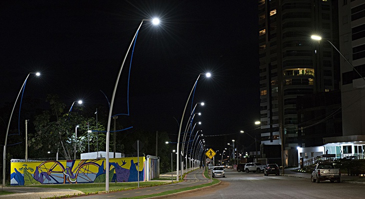 Trecho revitalizado da Graciosa também recebeu luminárias de LED para ciclovia e pista de tráfego de veículos