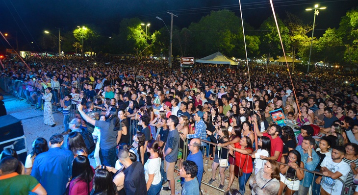 Atrações locais e nacionais levam milhares de palmenses e visitantes ao Distrito