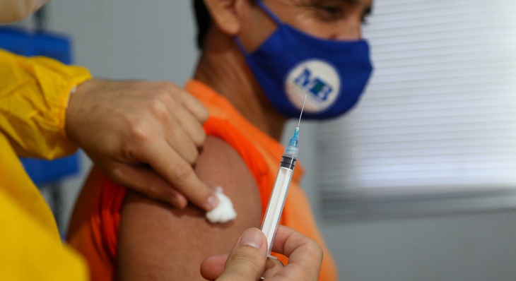 Cerca de 300 pessoas da limpeza urbana de Palmas serão vacinadas