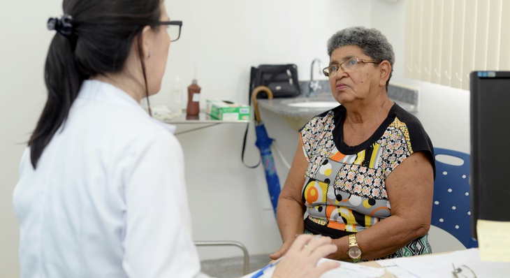 Luiza Almeida, 73, durante atendimento no Dia D no Centro de Saúde da Comunidade da 503 Norte