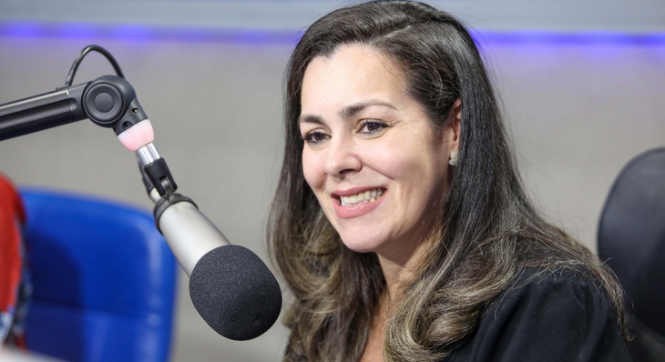 Prefeita destaca conquista das mulheres durante entrevista para rádio Meio Norte FM