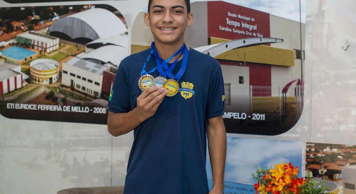 Diego Batista da Silva conquistou ouro, nos 150 metros, prata nos 80 metros e bronze no revezamento 5x80