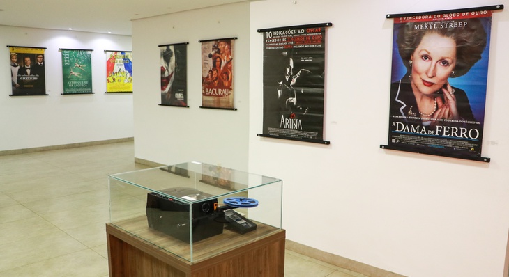 Exposição ‘Sessões Memoráveis’ exibe cartazes de filmes que se destacaram no período