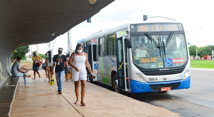 Estações de ônibus da Capital são alvo de diversas ações de combate e prevenção à Covid-19