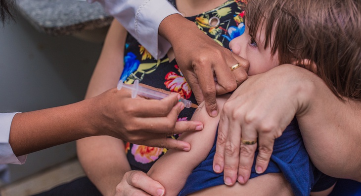 Das 11.223 pessoas vacinadas até o momento, quase 4,5 mil são crianças