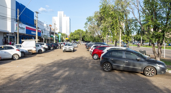 PL prevê reserva de no mínimo 2% das vagas de estacionamento ao veículo que transporte pessoa com autismo