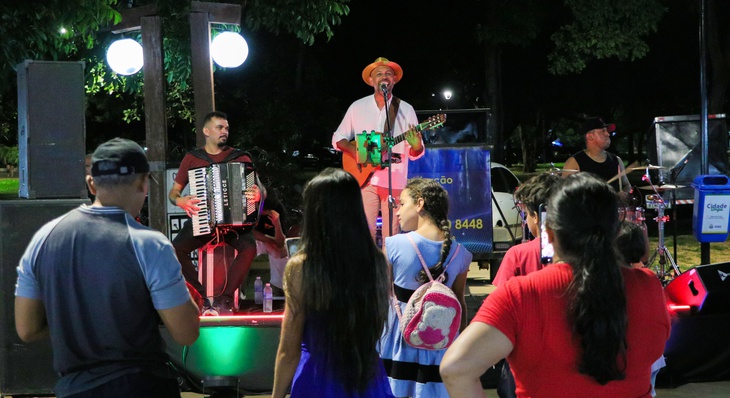Projeto da FCP quer valorizar músicos regionais e oferecer música de qualidade a público que frequenta feira tradicional de domingo