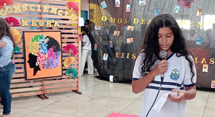 Dança, música e poesia, além de desfile valorizando a diversidade cultural estão entre as apresentações da Escola Darcy Ribeiro