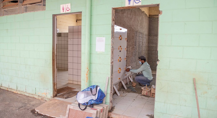 Reforma do Rodoshopping de Palmas foi iniciada pelos banheiros que terão adaptações para pessoas com deficiência