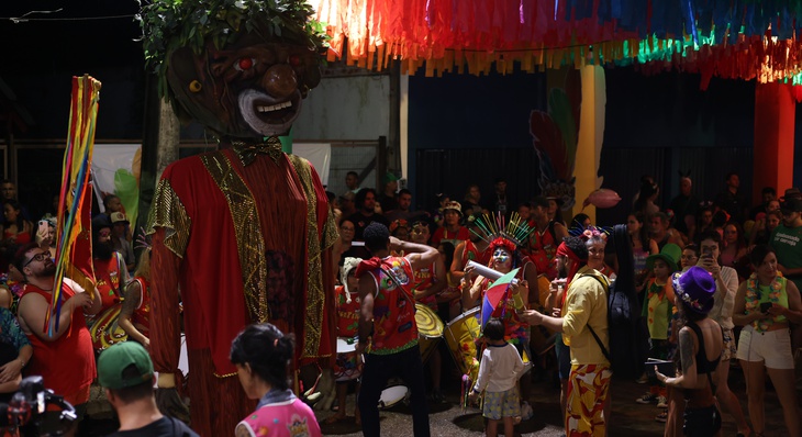Em Taquaruçu, as apresentações dos bonecos, dos tambores e as apresentações circenses encantaram todos