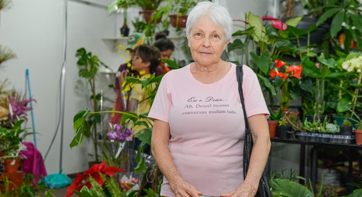 Ane Maria Rodrigues, moradora do distrito aproveitou a oportunidade para adquirir novas espécies de plantas