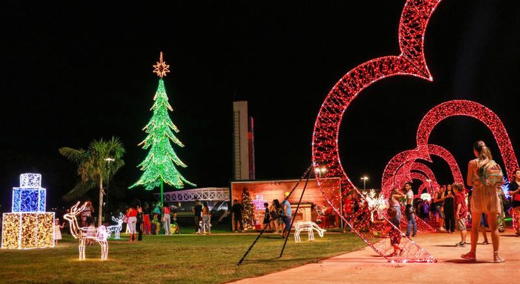 Decoração de Natal está localizada no Parque das Artes, no Espaço Cultural José Gomes Sobrinho