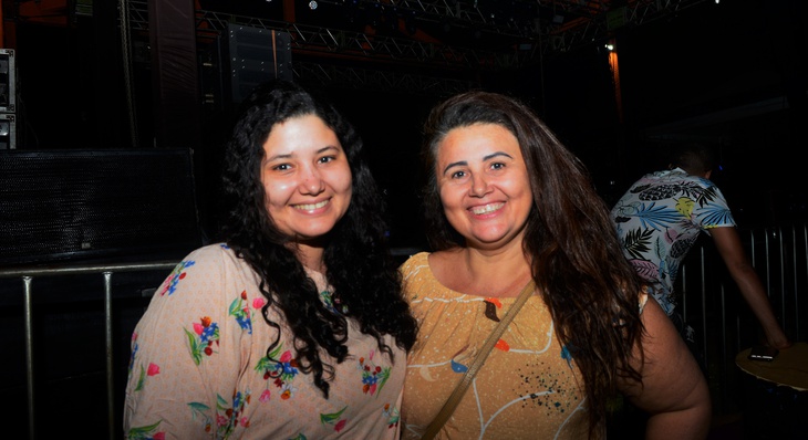 Claudia Lima Costa (a direita) veio de Açailândia (MA) e fez questão de conhecer o pastel com pequi


