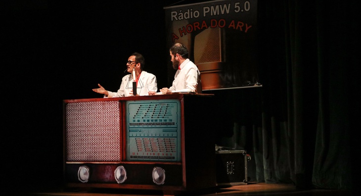 Pietro Lamounier e João Lino, locutor e Ary Barroso, em um bate papo sobre a vida do ícone do rádio
