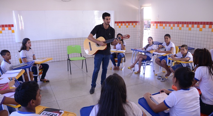 Alunos da Escola Municipal Luiz Gonzaga aprendem Geografia com rock 