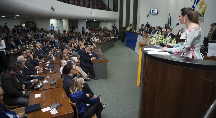 Em seu pronunciamento, Cinthia Ribeiro pediu ainda ao governador Mauro Carlesse para que pudessem unir forças em prol de projetos de regularização fundiária em Palmas