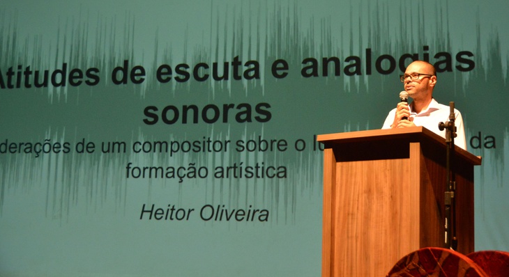 Dr Heitor Oliveira proferiu palestra sobre a experiência musical