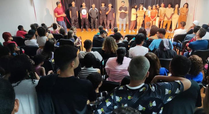 Mais de 150 jovens compareceram à inauguração do Projeto Interação