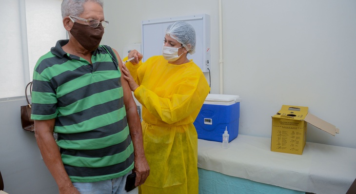 Jair Pires, de 69 anos de idade, conta que em sua vacinação tudo ocorreu de maneira tranquila