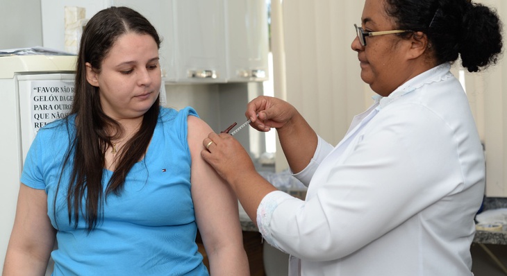 A advogada Karoline Meireles ressaltou que busca se imunizar para evitar riscos à saúde