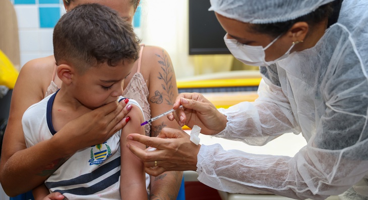 Henrique da Silva Amorim tem apenas três anos e estava com algumas vacinas atrasadas