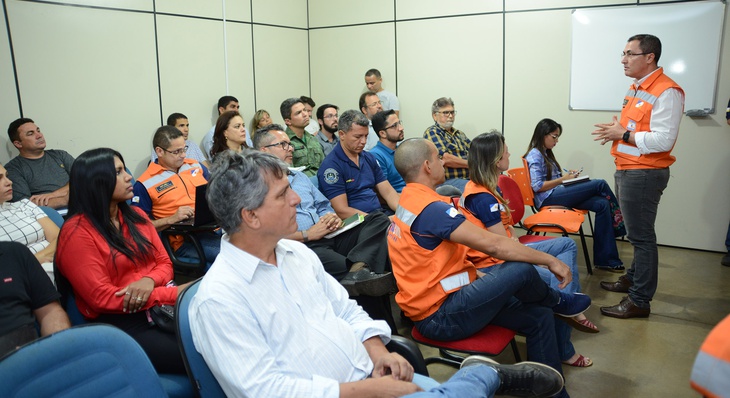 A Defesa Civil Municipal, Guarda Metropolitana de Palmas e Fundação Municipal de Meio Ambiente (FMA) participaram da reunião para criação do Plano Integrado de Ações de Prevenção e Combate às Queimadas