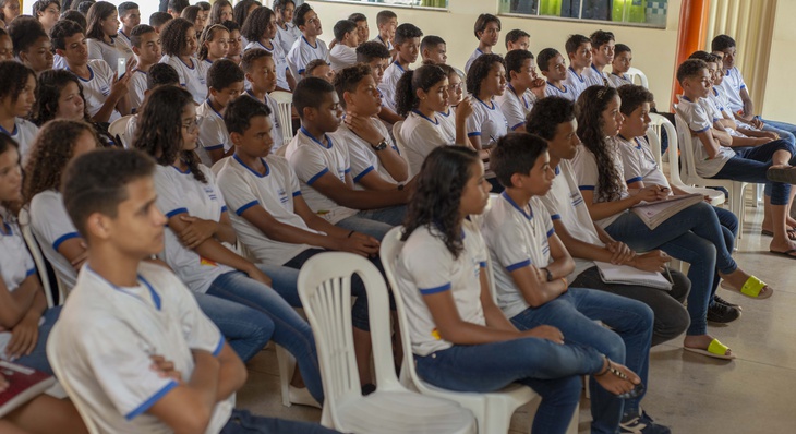 Alunos da Escola Municipal Sávia Fernandes durante palestra do Recreião