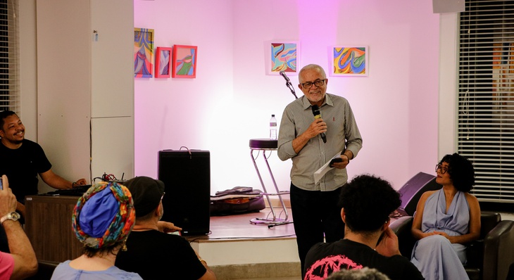 O evento foi mediado pelo escritor e jornalista Tião Pinheiro.