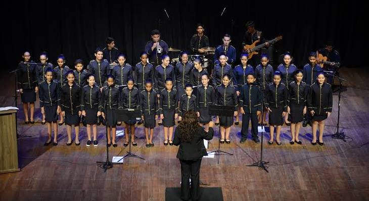 Coral Jovem da Guarda Metropolitana de Palmas é composto de  49 coralistas e 4 músicos da banda base