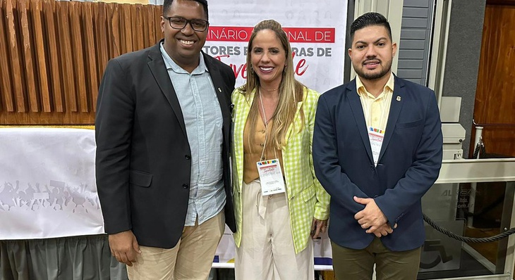 Presidente da FJP, Marttha Ramos, acompanhada pelo secretário Nacional de Juventude, Ronald Luiz dos Santos (e) e pelo superintendente da Juventude Do estado Tocantins, Atos Gomes (d)