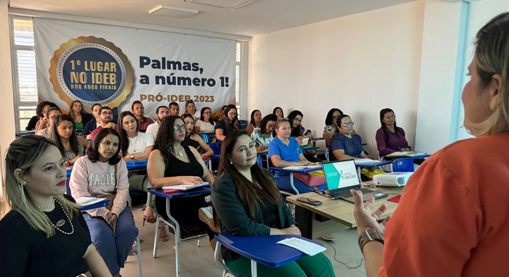 Formação de secretários escolares de Palmas sobre o Censo Escolar