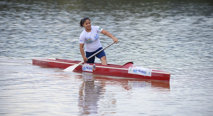 Em junho deste ano, ela estreia oficialmente na competição em canoa, no Campeonato Brasileiro de Canoagem Maratona, que acontece em Palmas