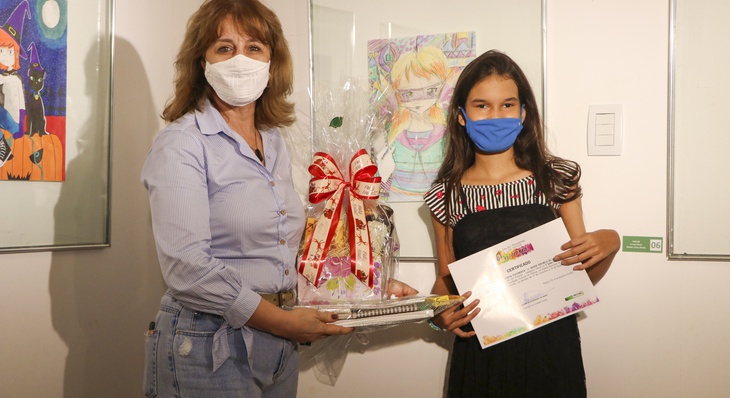Na categoria infantil  Ingrid Rafaela de Lima Sousa recebeu mais votos com Garota Futurista
